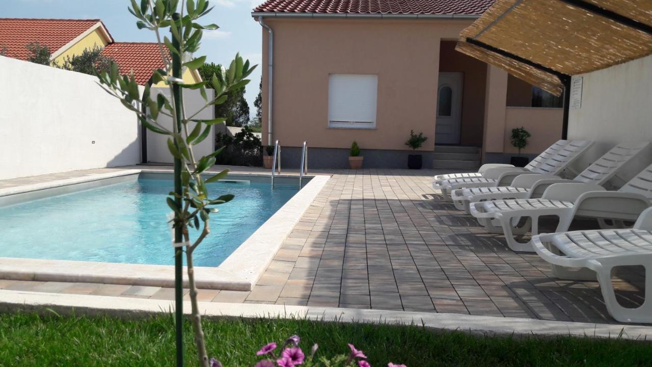 Holiday Home Luka 자다르 외부 사진